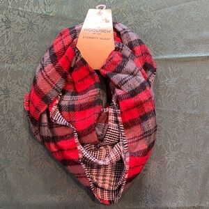 NWT Woolrich Red and Black Checkered Eternity Scarf